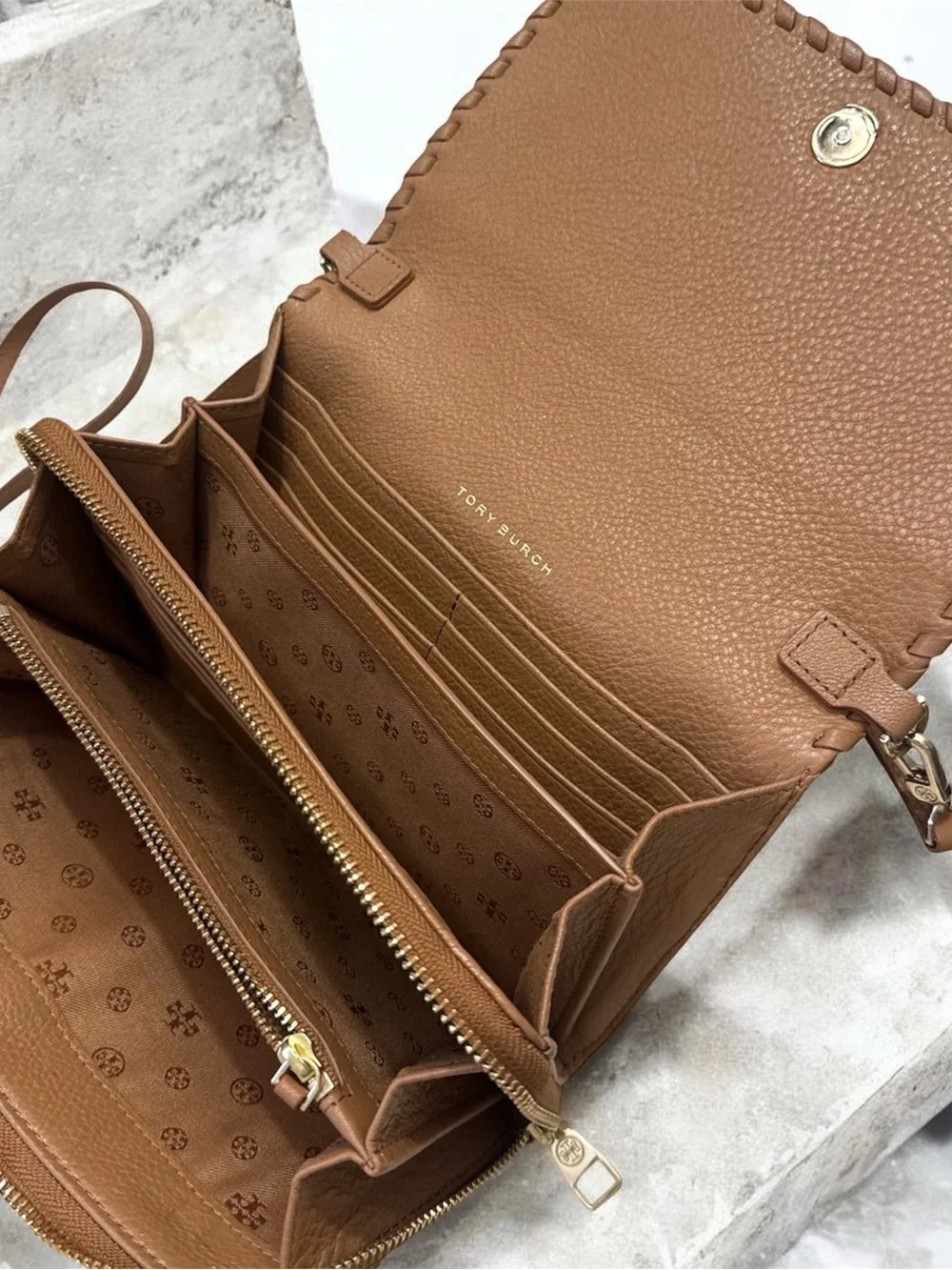Tory Burch Tan Whipstitch Pebbled Leather Crossbody and Dust Bag - Picture 5 of 7